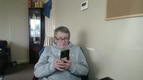 Snapshot of scottsman214 chatting on 12.19.25 James online show from 12.19.25