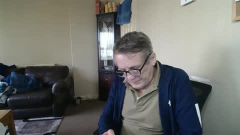 Snapshot of scottsman214 chatting on 12.21.25 James online show from 12.21.25