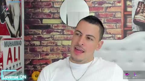 Snapshot of scotty_music chatting on 09.08.25 Ricardo online show from 09.08.25