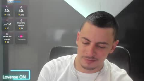 Snapshot of scotty_music chatting on 09.18.25 Ricardo online show from 09.18.25