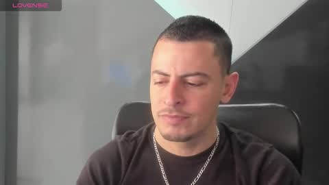 Snapshot of scotty_music chatting on 09.20.25 Ricardo online show from 09.20.25