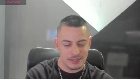 Snapshot of scotty_music chatting on 09.24.25 Ricardo online show from 09.24.25