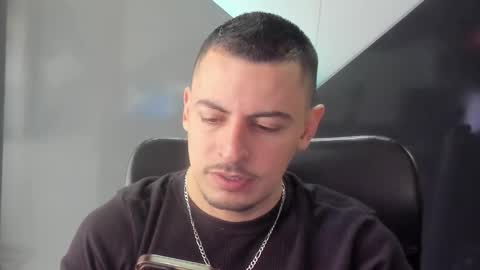 Snapshot of scotty_music chatting on 09.28.25 Ricardo online show from 09.28.25