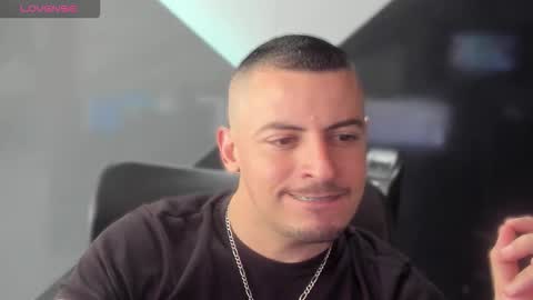 Snapshot of scotty_music chatting on 10.02.25 Ricardo online show from 10.02.25