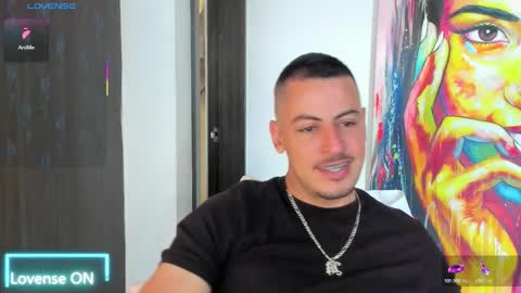 Snapshot of scotty_music chatting on 11.08.25 Ricardo online show from 11.08.25