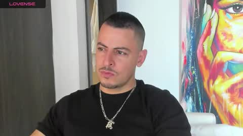 Snapshot of scotty_music chatting on 11.23.25 Ricardo online show from 11.23.25