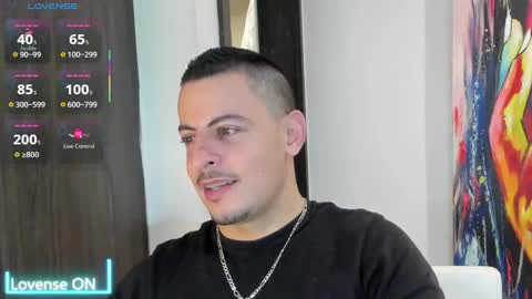 Snapshot of scotty_music chatting on 11.28.25 Ricardo online show from 11.28.25