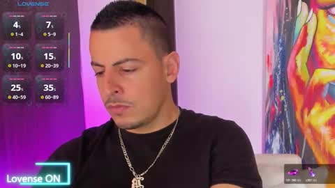 Snapshot of scotty_music chatting on 11.30.25 Ricardo online show from 11.30.25