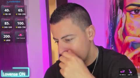 Snapshot of scotty_music chatting on 12.02.25 Ricardo online show from 12.02.25