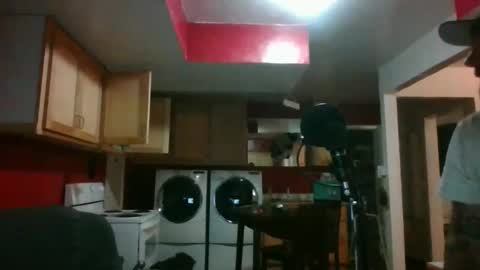 Snapshot of screwnutandbolte chatting on 12.16.25 screwnutandbolte online show from 12.16.25