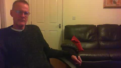 Snapshot of seakrait chatting on 10.05.25 seakrait online show from 10.05.25