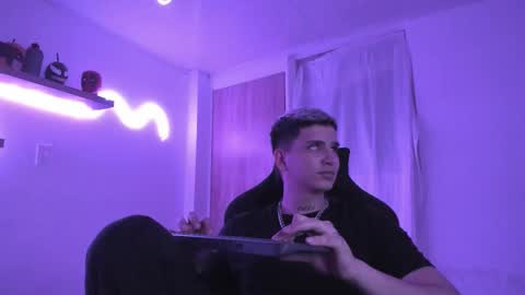 Snapshot of sebas__23 chatting on 12.19.25 Sebastin online show from 12.19.25