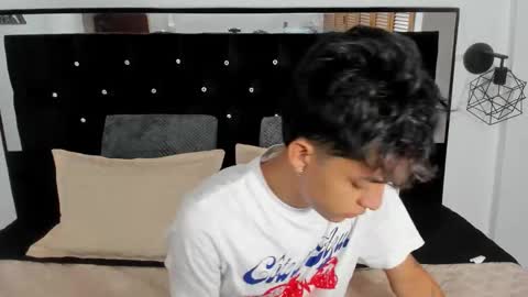 Snapshot of sebas_cat chatting on 10.21.25 Sebastian Alvarez online show from 10.21.25