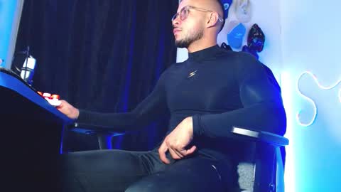 Sebastian online show from 02.05.26