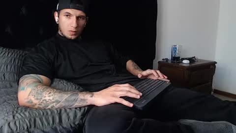 Snapshot of sebastian_muss chatting on 02.15.26 Sebastian online show from 02.15.26