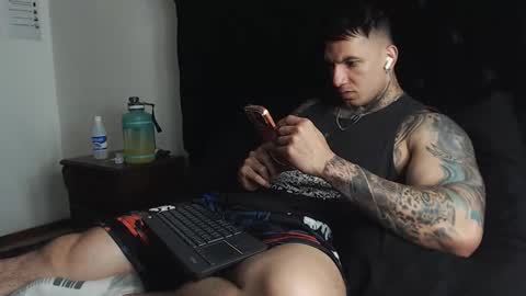 Snapshot of sebastian_muss chatting on 03.12.26 Sebastian online show from 03.12.26