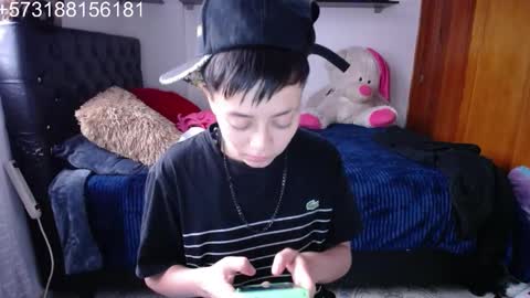 Snapshot of sebastian_posse chatting on 11.21.25 Myystiic online show from 11.21.25