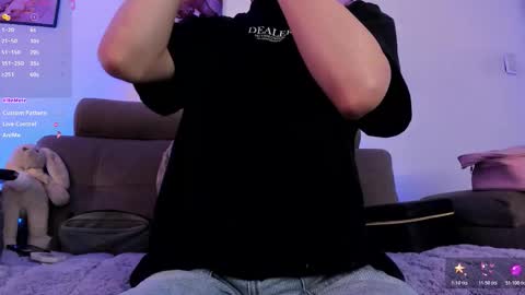     .  INDEPENDENT MODEL online show from 03.13.26