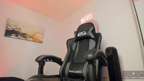 Snapshot of sebastianortizm chatting on 12.27.24 Lucian Sinclair online show from 12.27.24