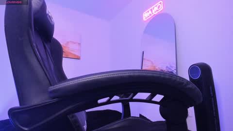 Snapshot of sebastianortizm chatting on 12.28.24 Lucian Sinclair online show from 12.28.24