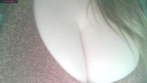 Snapshot of secret18slaveanon chatting on 01.04.25 Sunny online show from 01.04.25