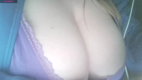 Snapshot of secret18slaveanon chatting on 01.06.25 Sunny online show from 01.06.25