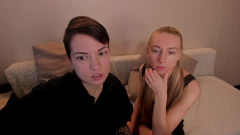 Snapshot of secret_dreams_ chatting on 12.10.24 Amanda and pair in a real life we love each other but can play with you online show from 12.10.24