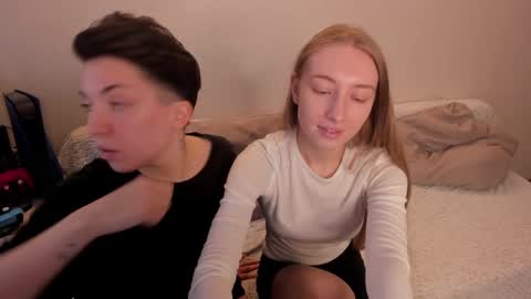 Snapshot of secret_dreams_ chatting on 02.22.25 Amanda and pair in a real life we love each other but can play with you online show from 02.22.25