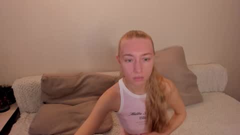 Snapshot of secret_dreams_ chatting on 10.25.25 Amanda and pair in a real life we love each other but can play with you online show from 10.25.25