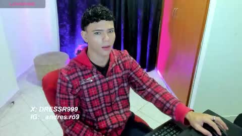 Snapshot of secret_justin chatting on 12.01.25 JUSTIN online show from 12.01.25