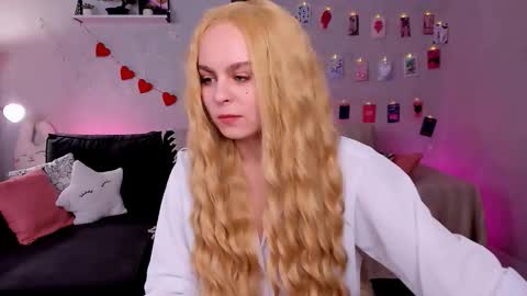 Vivien online show from 03.03.26