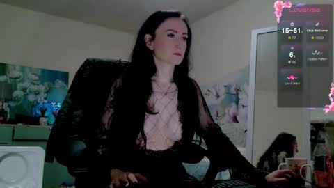 Snapshot of secretmistress01 chatting on 12.22.25 Mariot Mery for short ..never call me PET NAMES in FREECHAT mom momy baby or sweety online show from 12.22.25