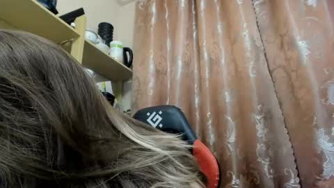 seductive_she_wolf online show from 04.30.26