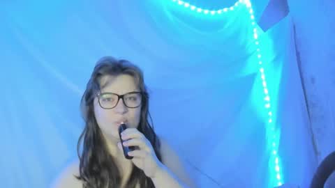 Snapshot of seductive_she_wolf chatting on 05.17.26 seductive_she_wolf online show from 05.17.26