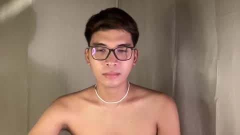 Snapshot of seductive_william chatting on 10.04.25 William online show from 10.04.25