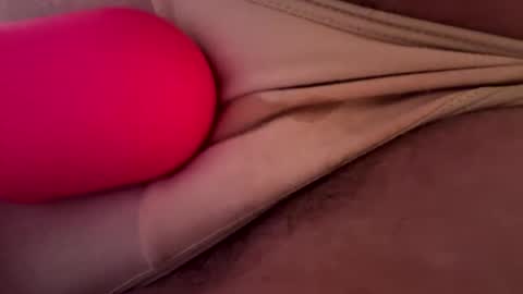 Snapshot of seductivekittydeluxe chatting on 09.23.25 seductivekittydeluxe online show from 09.23.25