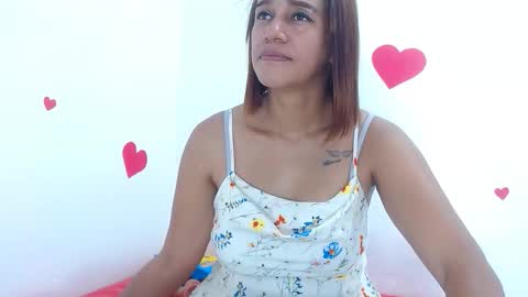 Snapshot of seductivespellvagina80 chatting on 10.23.25 Estefany online show from 10.23.25