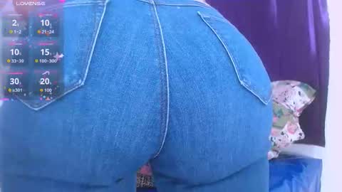 Snapshot of seductivespellvagina80 chatting on 11.13.25 Estefany online show from 11.13.25