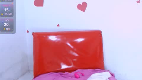 Snapshot of seductivespellvagina80 chatting on 01.14.26 Estefany online show from 01.14.26