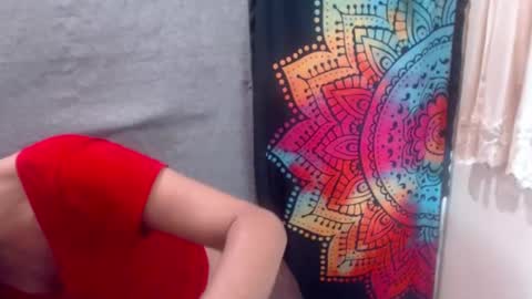 Snapshot of seductresstsjulia chatting on 12.15.25 Julia Starlette online show from 12.15.25