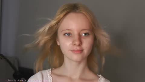 See Its honey bunny  im Lana online show from 07.28.26