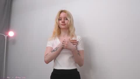See Its honey bunny  im Lana online show from 07.28.26