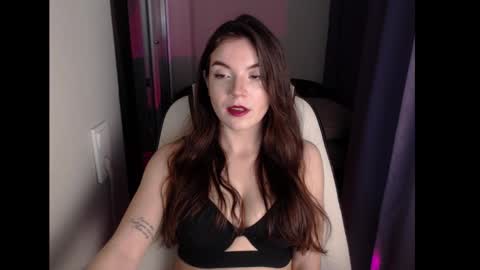 Snapshot of seeemily chatting on 02.04.25 Emily online show from 02.04.25