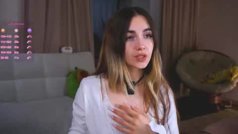 Snapshot of seeeyoubaby chatting on 09.16.25 Slavia online show from 09.16.25