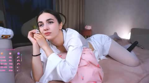 Snapshot of seeeyoubaby chatting on 09.23.25 Slavia online show from 09.23.25