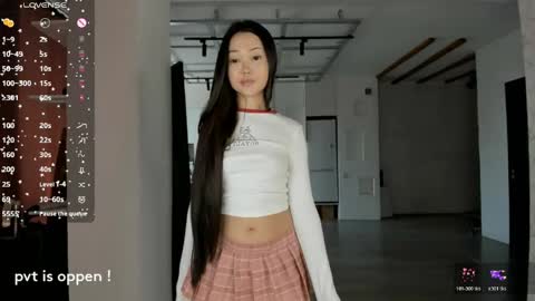 Akira Youri online show from 04.30.26