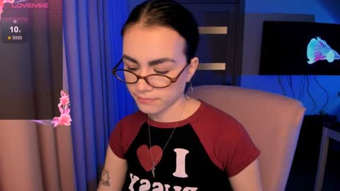 Snapshot of selectrra chatting on 12.15.24 selectrra online show from 12.15.24