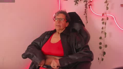 Snapshot of selena_ferreira chatting on 04.20.26 Selena online show from 04.20.26