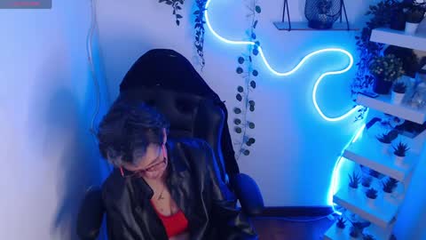 Snapshot of selena_ferreira chatting on 05.29.26 Selena online show from 05.29.26