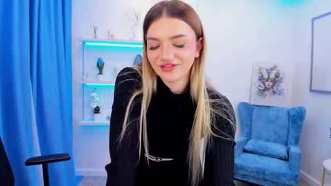 Snapshot of selenaemoore chatting on 10.04.25 selenaemoore online show from 10.04.25